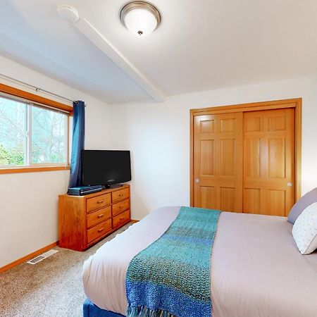 Camano Waterfront Delight Villa Exterior photo