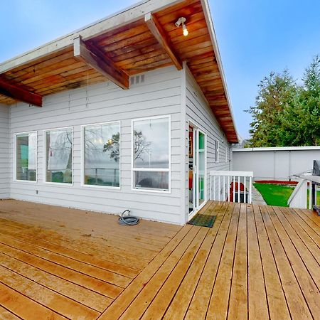 Camano Waterfront Delight Villa Exterior photo