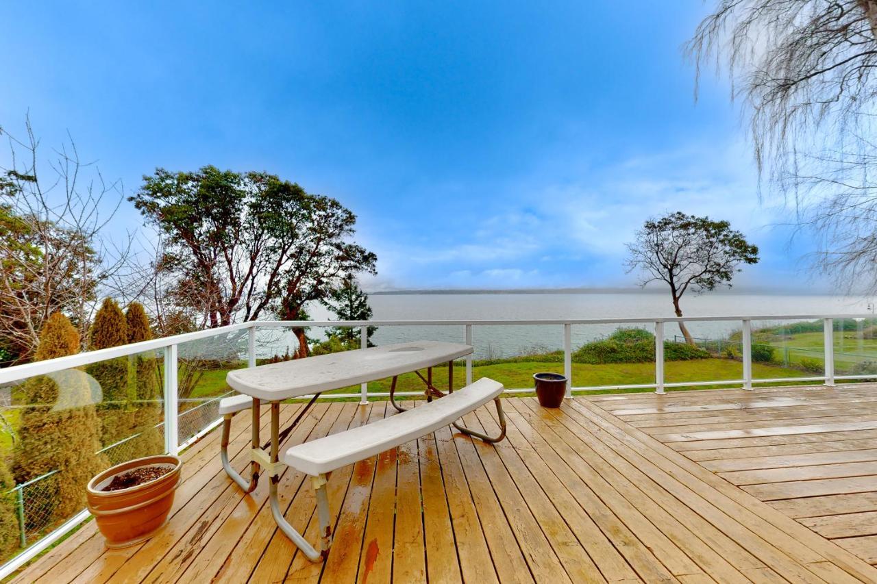 Camano Waterfront Delight Villa Exterior photo